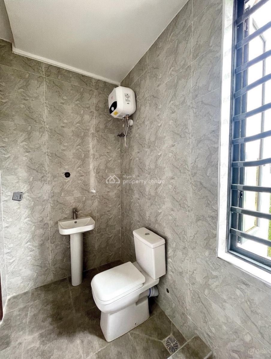 Lovely 3 Bedroom Apartment with Bq, Lekki Phase 1, Lekki Phase 1, Lekki, Lagos, Block of Flats for Sale