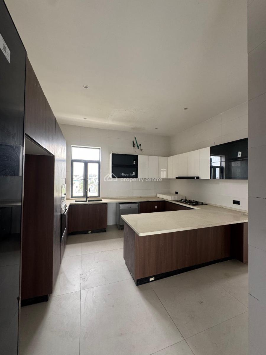 Beautiful 5 Bedroom Penthouse Within a Secured Vicinity, Ikate, Lekki, Lagos, Flat / Apartment for Sale