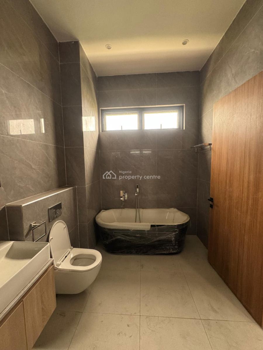 Beautiful 5 Bedroom Penthouse Within a Secured Vicinity, Ikate, Lekki, Lagos, Flat / Apartment for Sale