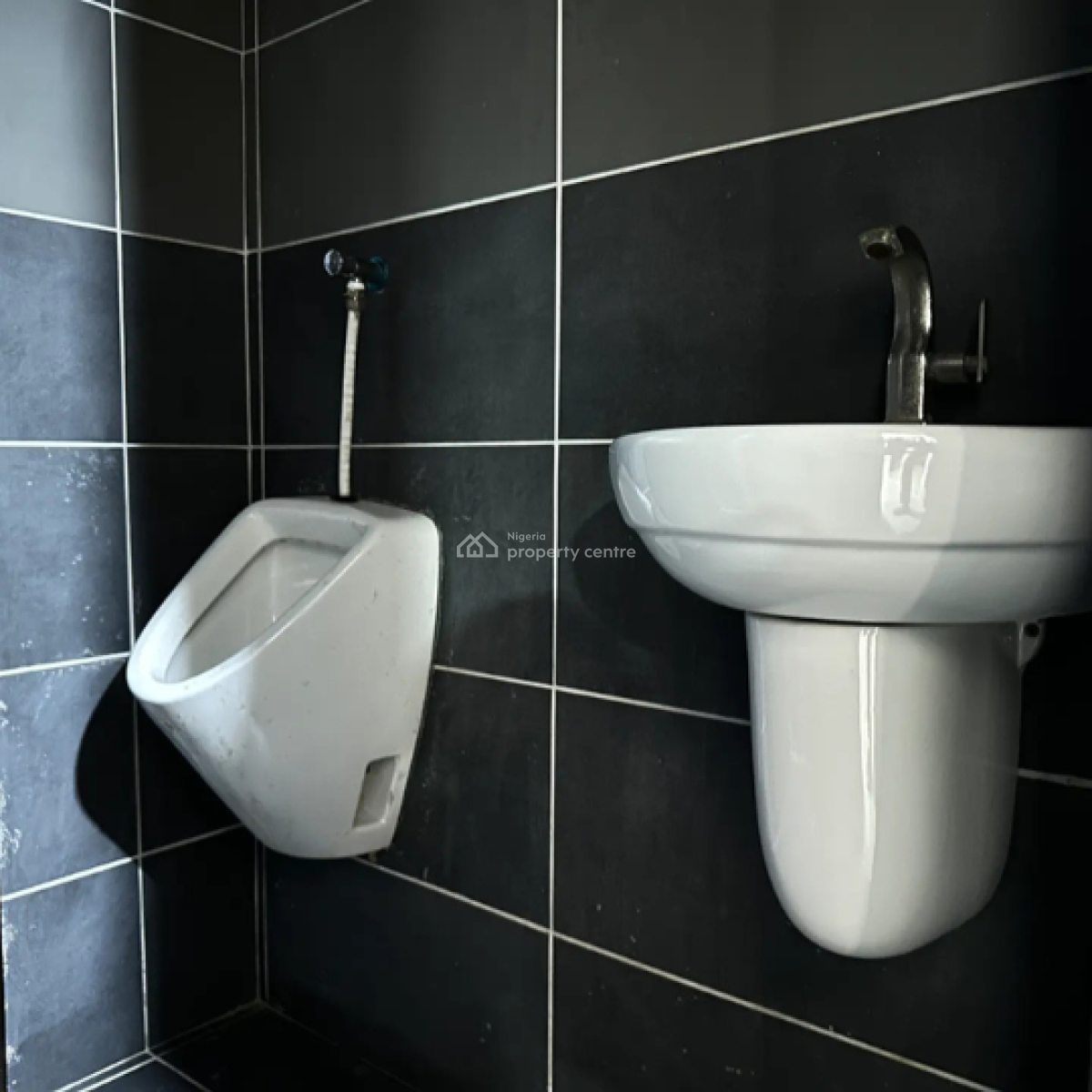 an Executive 256 Sqm Office Space, Victoria Island (vi), Lagos, Office Space for Rent