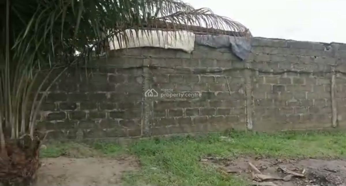 Fenced & Gated Mixed Used Land Accommodating a Standard 3bed Bungalow, Maroko Mobil Road, Ilaje, Ajah, Lagos, Mixed-use Land for Sale