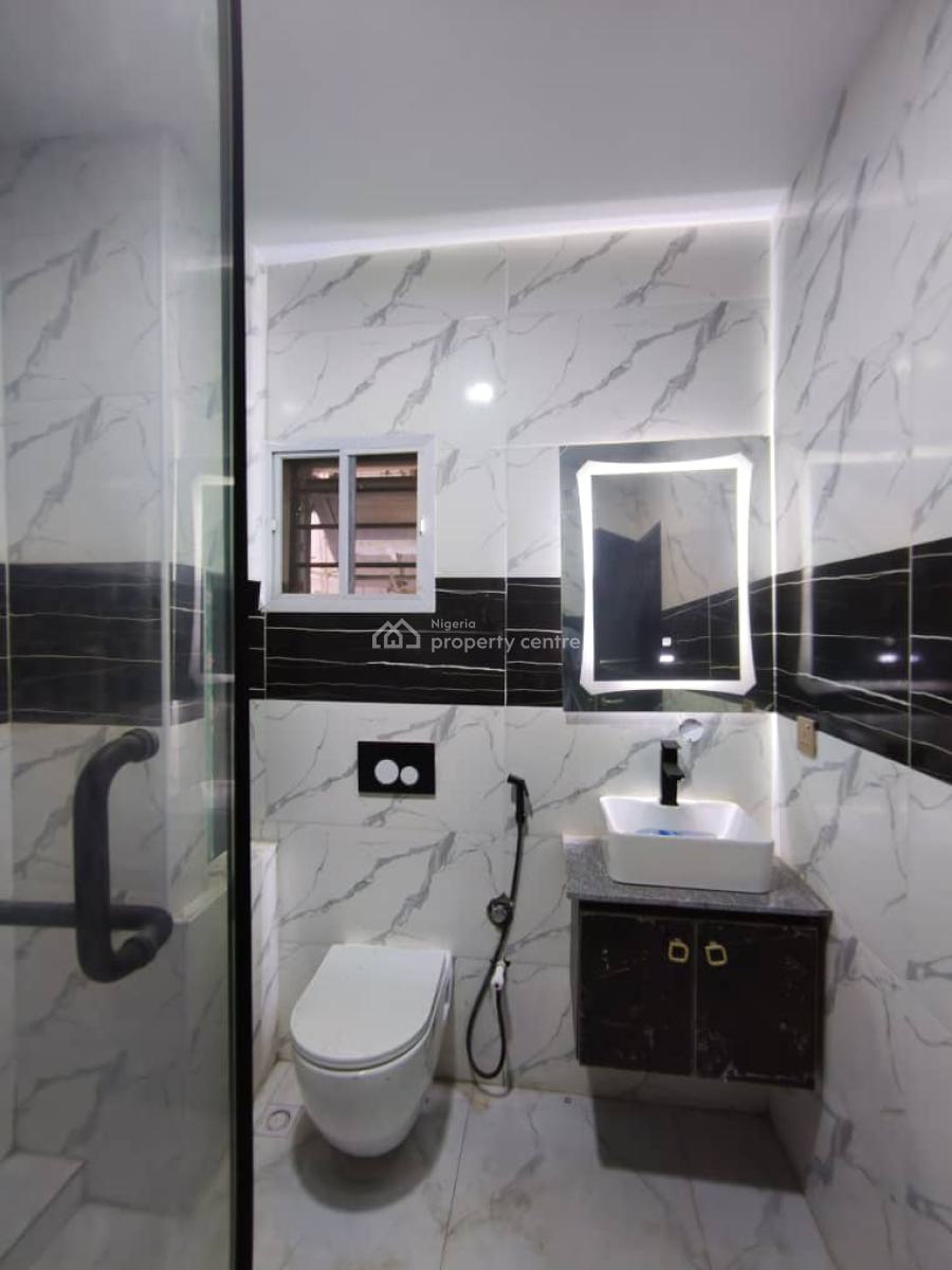 Luxury Well Built with Good Finishing Serviced 2 Bedroom Apartment, Off Admiralty Way, Lekki Phase 1, Lekki, Lagos, Flat / Apartment for Rent