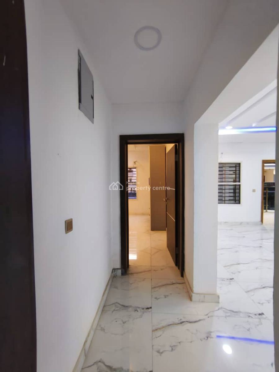 Luxury Well Built with Good Finishing Serviced 2 Bedroom Apartment, Off Admiralty Way, Lekki Phase 1, Lekki, Lagos, Flat / Apartment for Rent