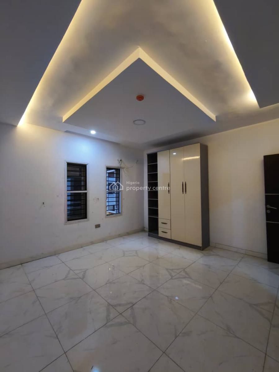Luxury Well Built with Good Finishing Serviced 2 Bedroom Apartment, Off Admiralty Way, Lekki Phase 1, Lekki, Lagos, Flat / Apartment for Rent