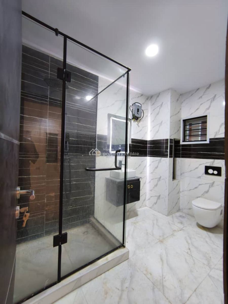 Luxury Well Built with Good Finishing Serviced 2 Bedroom Apartment, Off Admiralty Way, Lekki Phase 1, Lekki, Lagos, Flat / Apartment for Rent