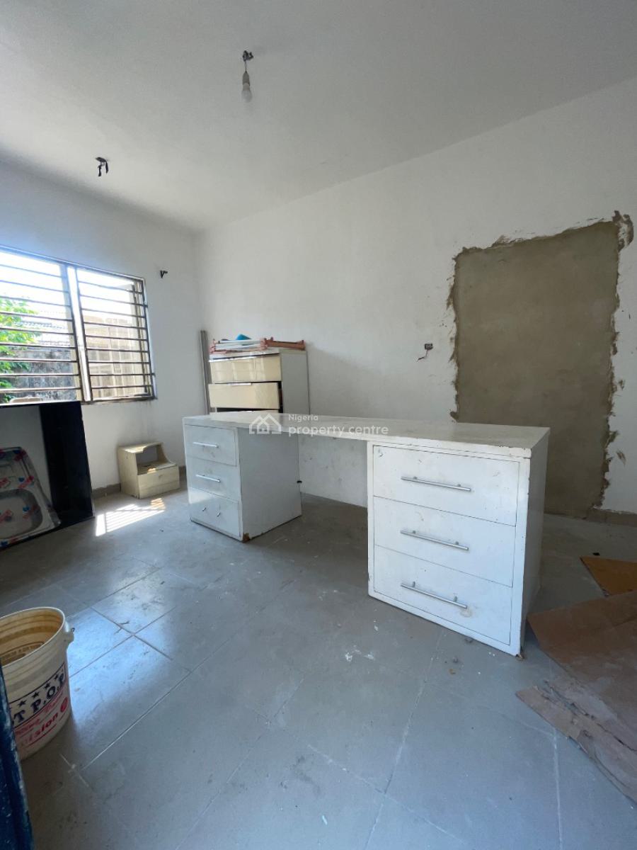 a Spacious Room Self Contained, Off Mobil Road, Lekki, Lagos, Self Contain (single Rooms) for Rent