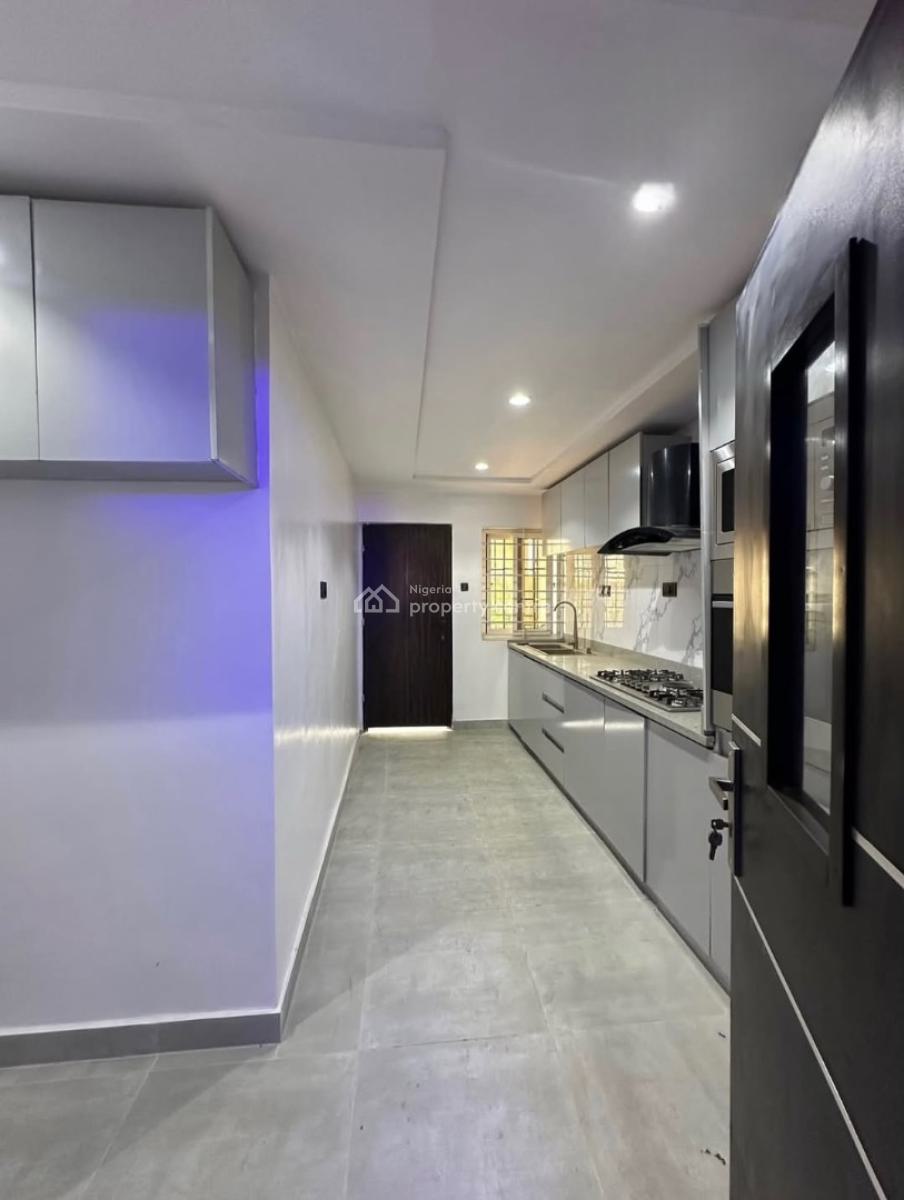 Luxury 3 Bedroom Apartment, Lekki Phase 1, Lekki, Lagos, Block of Flats for Sale