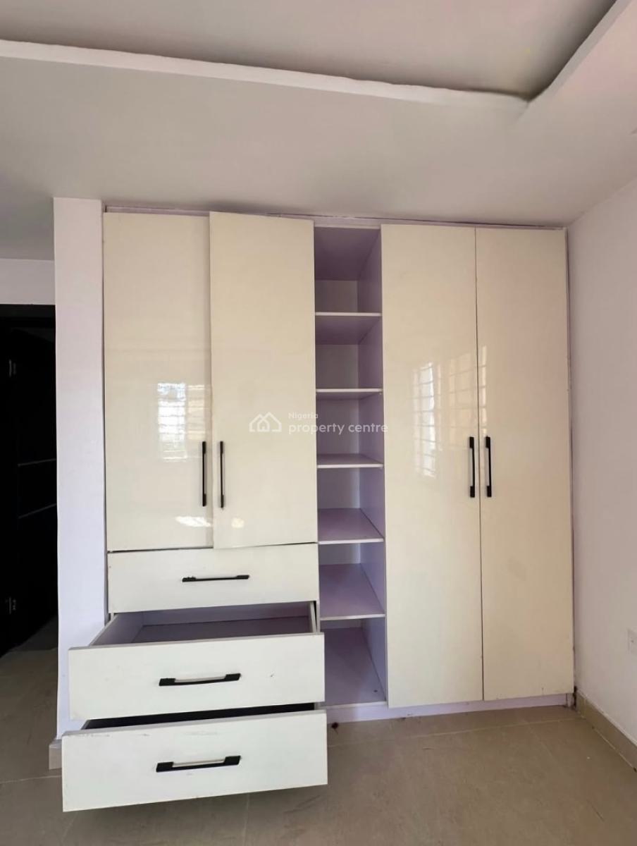 Luxury 3 Bedroom Apartment, Lekki Phase 1, Lekki, Lagos, Block of Flats for Sale