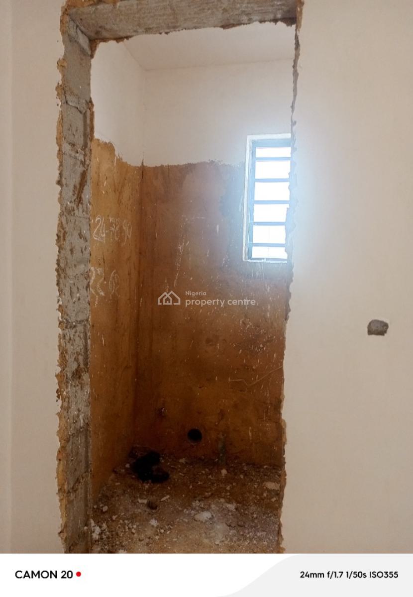 Lovely 3 Bedroom Apartment with Bq in a Serene Environment Perfect for, Yaba, Lagos, Flat / Apartment for Sale