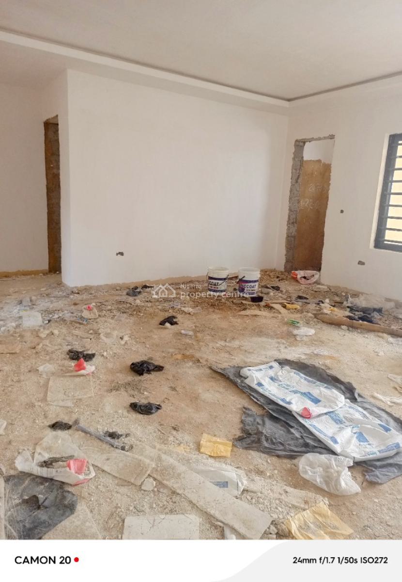 Lovely 3 Bedroom Apartment with Bq in a Serene Environment Perfect for, Yaba, Lagos, Flat / Apartment for Sale