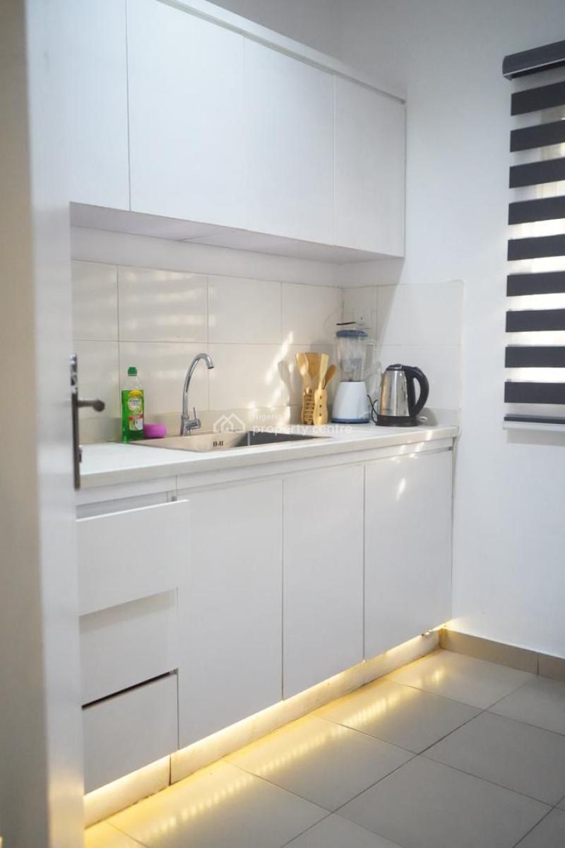 Tastefully Furnished 3 Bedroom Apartment, Off Admiralty Way, Lekki Phase 1, Lekki, Lagos, Flat / Apartment Short Let