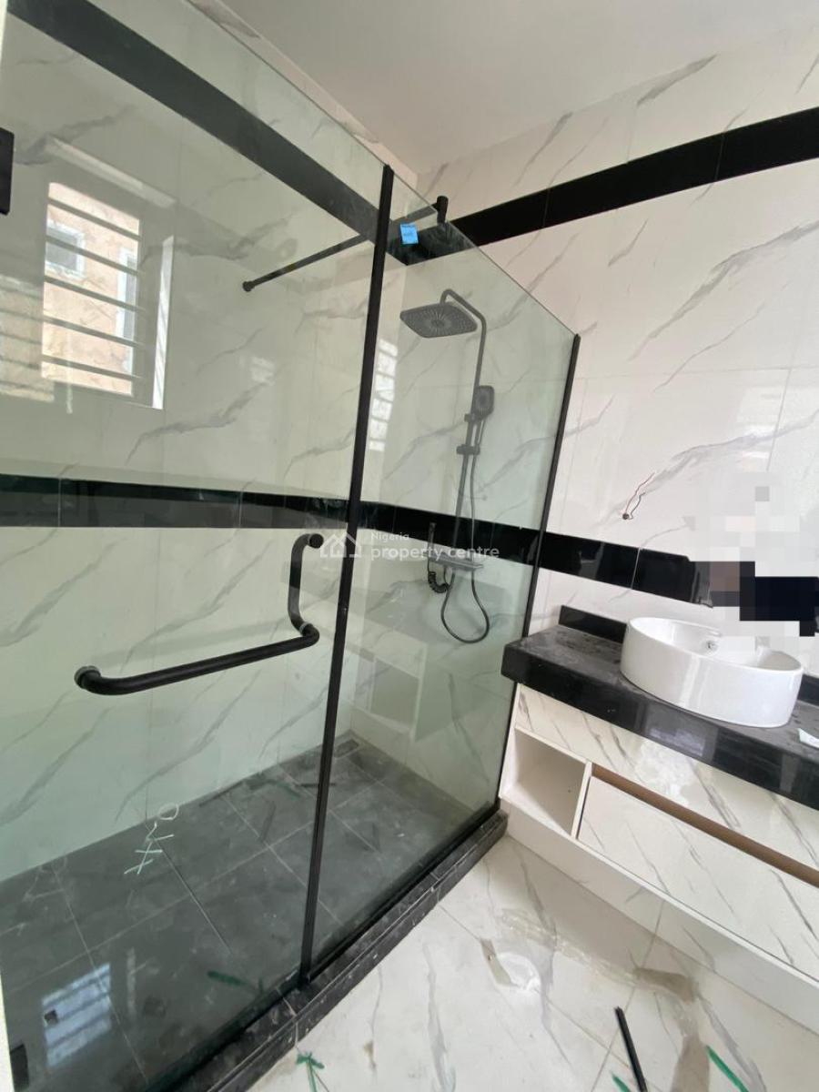 2 Bedroom Apartment with Swimming Pool, Lekki Phase 1, Lekki, Lagos, Flat / Apartment for Sale