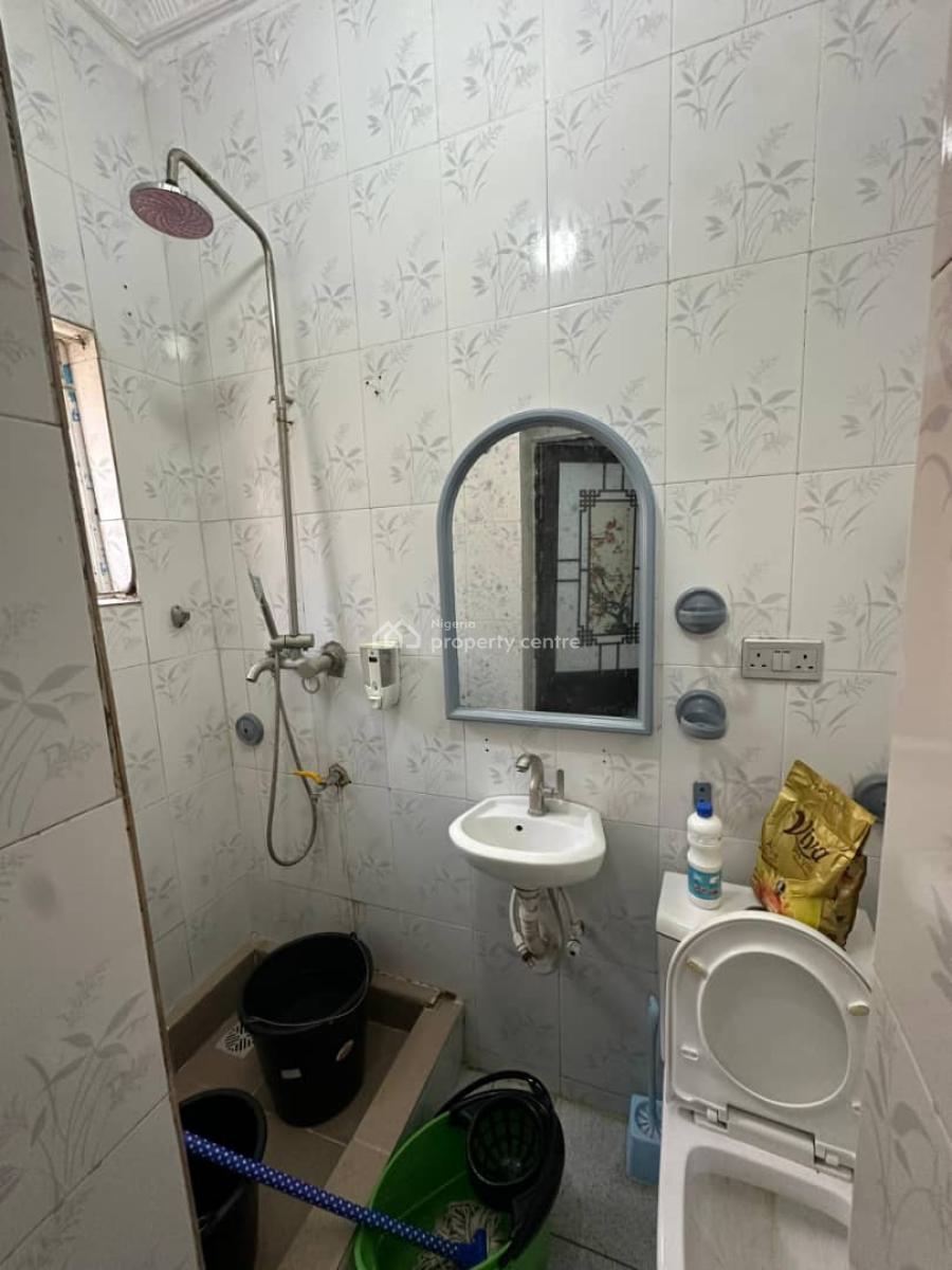 Spacious 2 Bedroom Flat, Ologolo, Lekki, Lagos, Flat / Apartment for Rent
