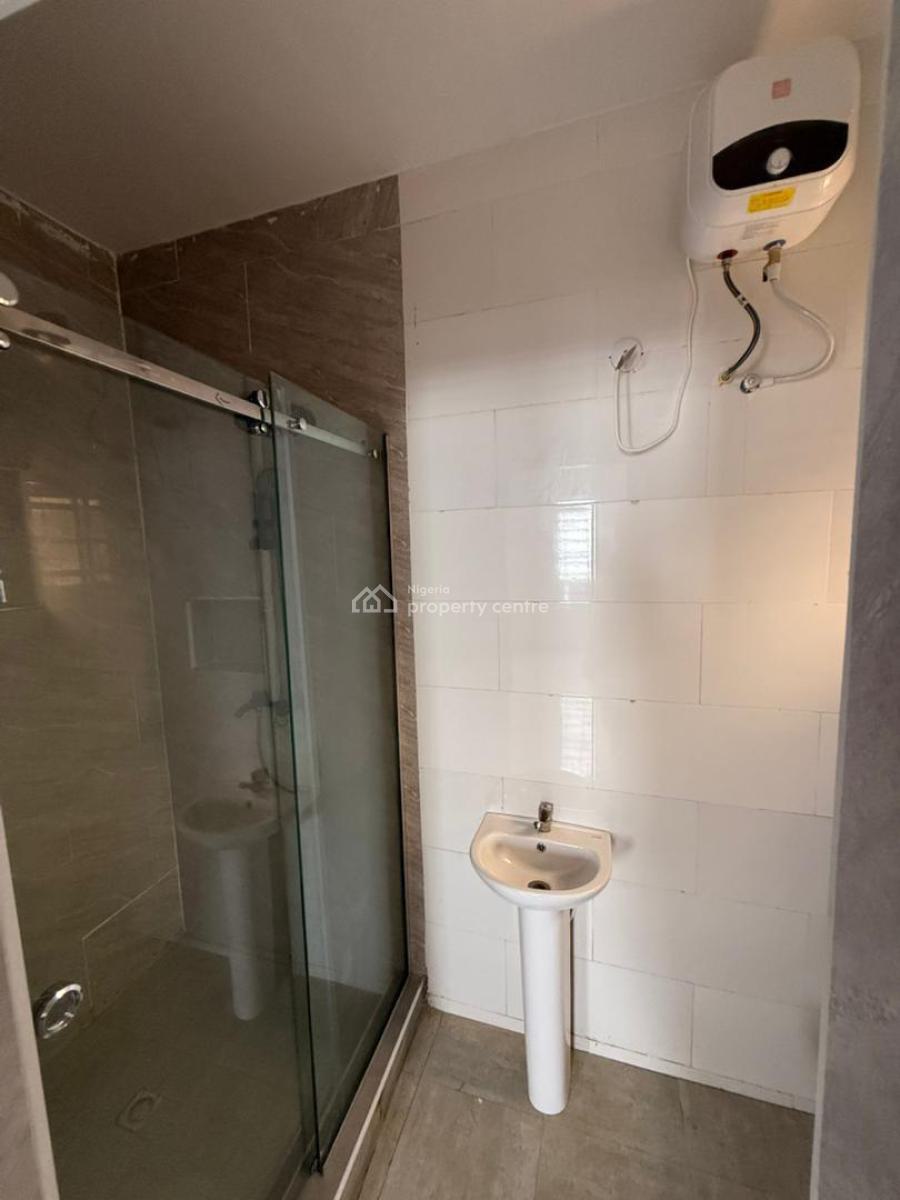 Luxury 3 Bedroom Flat, Gra Phase 1, Magodo, Lagos, Flat / Apartment for Rent