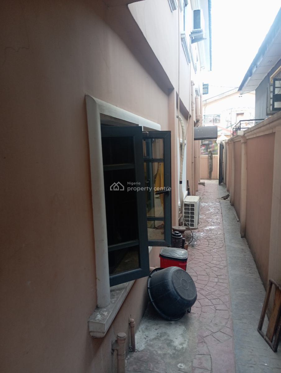 All Rooms Ensuite 2 Bedroom, Off Aborishade Street, Lawanson, Surulere, Lagos, Flat / Apartment for Rent