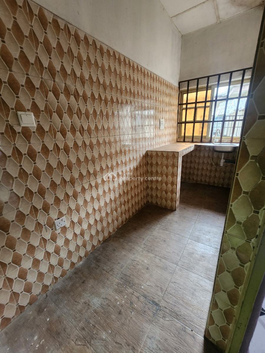 Standard Selfcontained Apartment, Off Oron Road, Uyo, Akwa Ibom, Self Contain (single Rooms) for Rent