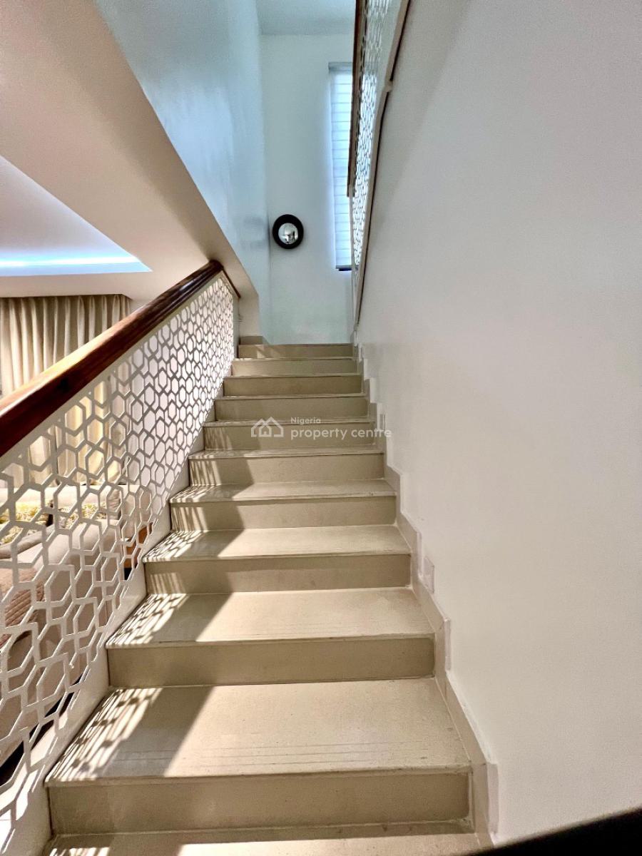 a Spacious 5-bedroom Fully Detached, Hampton Lake, Lekki Phase 2, Lekki, Lagos, Detached Duplex for Sale