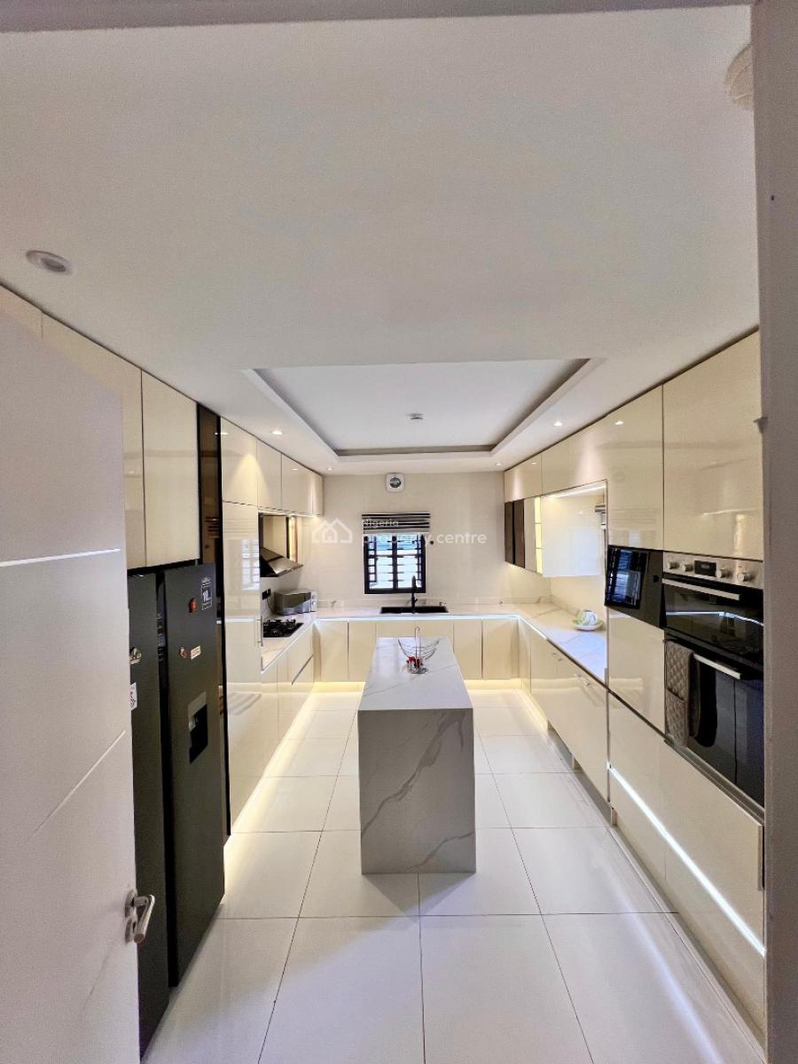 a Spacious 5-bedroom Fully Detached, Hampton Lake, Lekki Phase 2, Lekki, Lagos, Detached Duplex for Sale