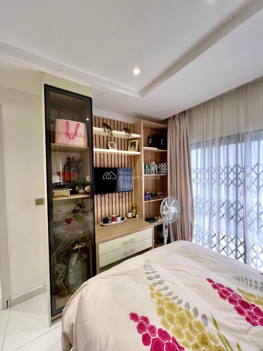 a Spacious 5-bedroom Fully Detached, Hampton Lake, Lekki Phase 2, Lekki, Lagos, Detached Duplex for Sale