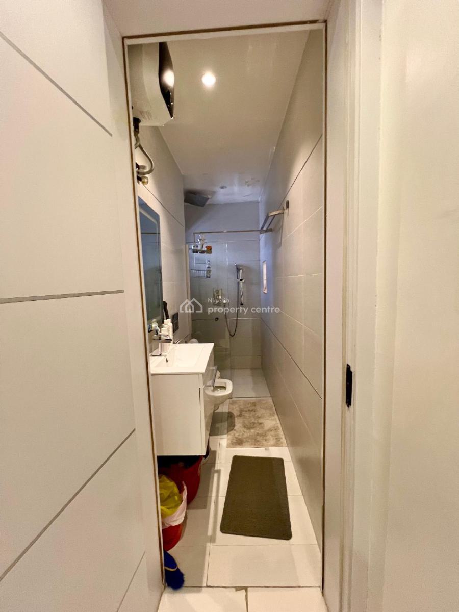 a Spacious 5-bedroom Fully Detached, Hampton Lake, Lekki Phase 2, Lekki, Lagos, Detached Duplex for Sale