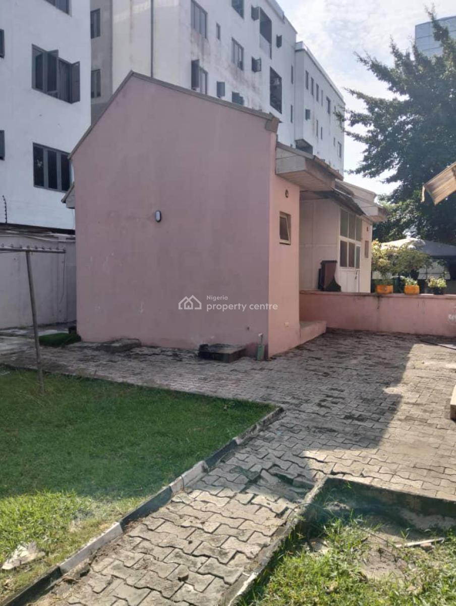 4) Bedroom Semi Detached House with En-suite Toilets, Fitted Bathrooms, Lekki Phase 1, Lekki, Lagos, Semi-detached Duplex for Rent