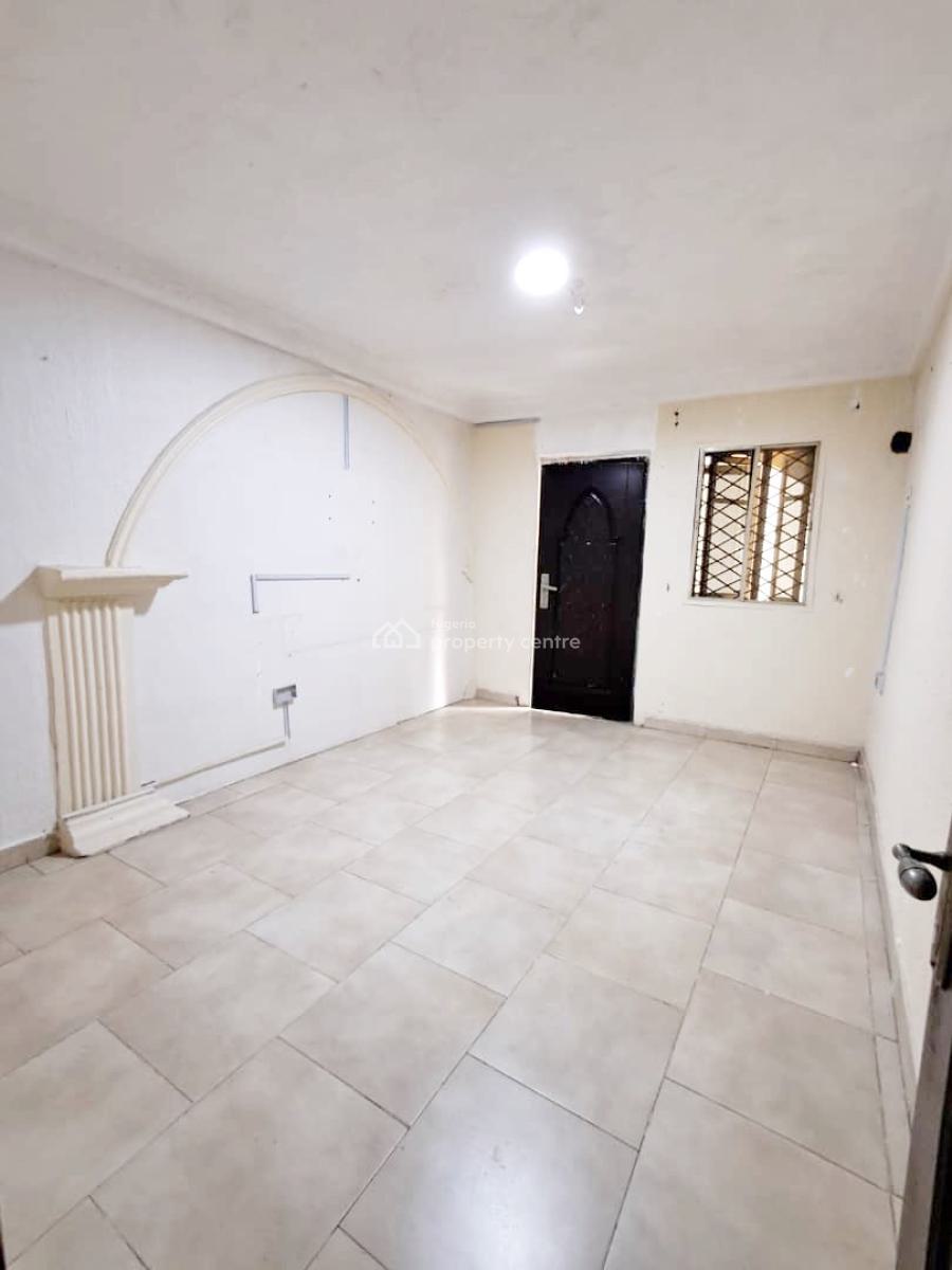 a Well Maintained Spacious 2 Bedroom Flat, Gra Phase 2, Magodo, Lagos, Flat / Apartment for Rent