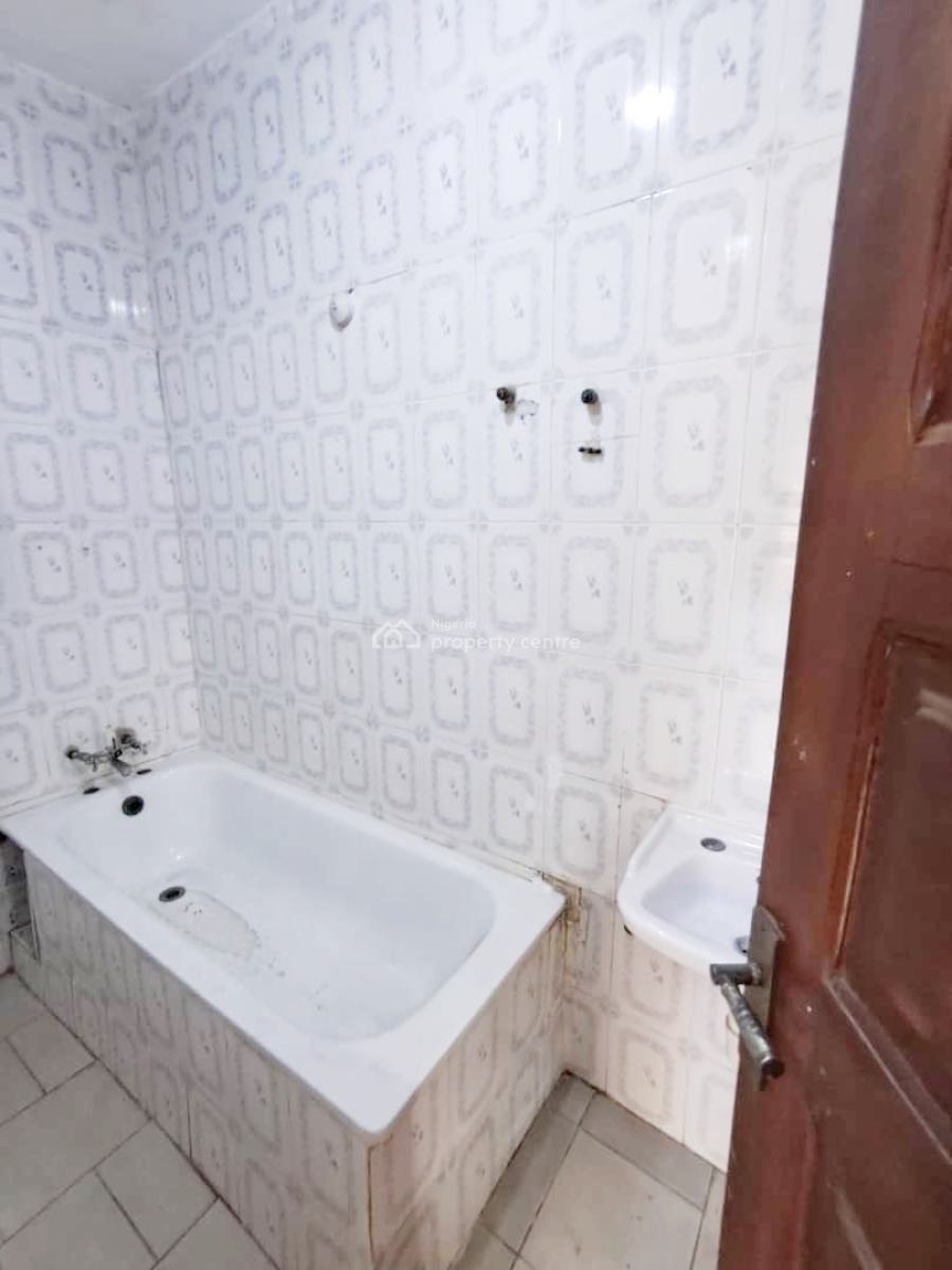 a Well Maintained Spacious 2 Bedroom Flat, Gra Phase 2, Magodo, Lagos, Flat / Apartment for Rent