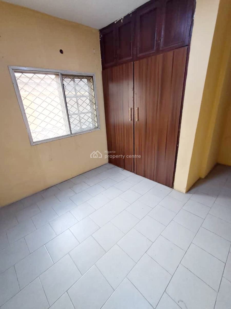 a Well Maintained Spacious 2 Bedroom Flat, Gra Phase 2, Magodo, Lagos, Flat / Apartment for Rent