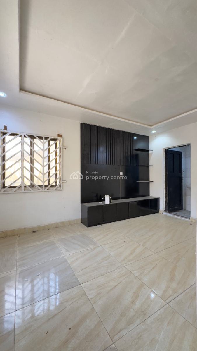 Newly Vacated 1 Bed Flat, 3rd Ave Gwarinpa, Gwarinpa, Abuja, Flat / Apartment for Rent
