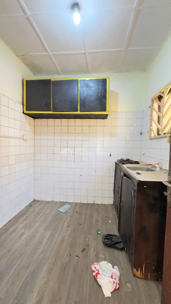 Newly Vacated 1 Bed Flat, 3rd Ave Gwarinpa, Gwarinpa, Abuja, Flat / Apartment for Rent