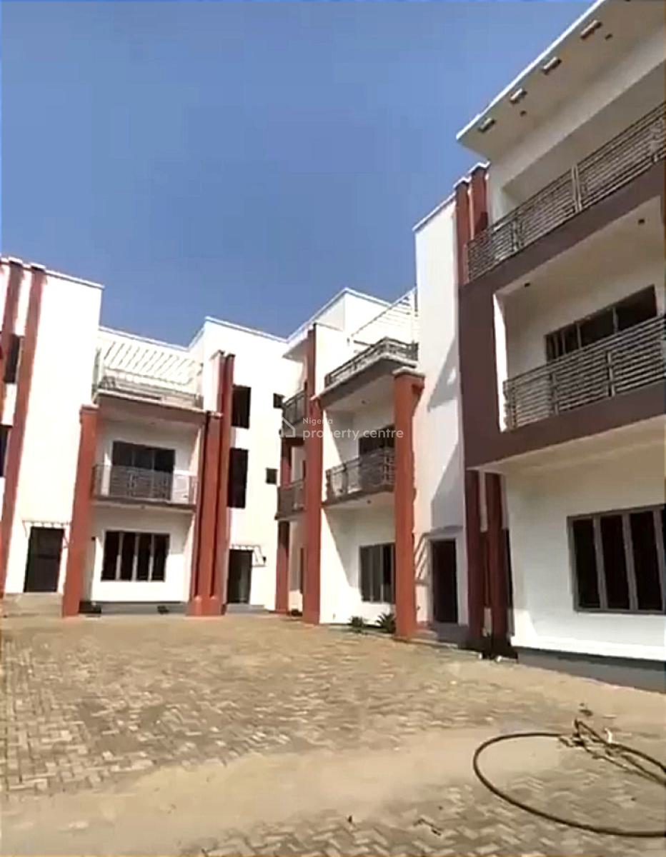 3bedrooms Flat, By Gilmore, Tarred Road, Jahi, Abuja, Flat / Apartment for Rent