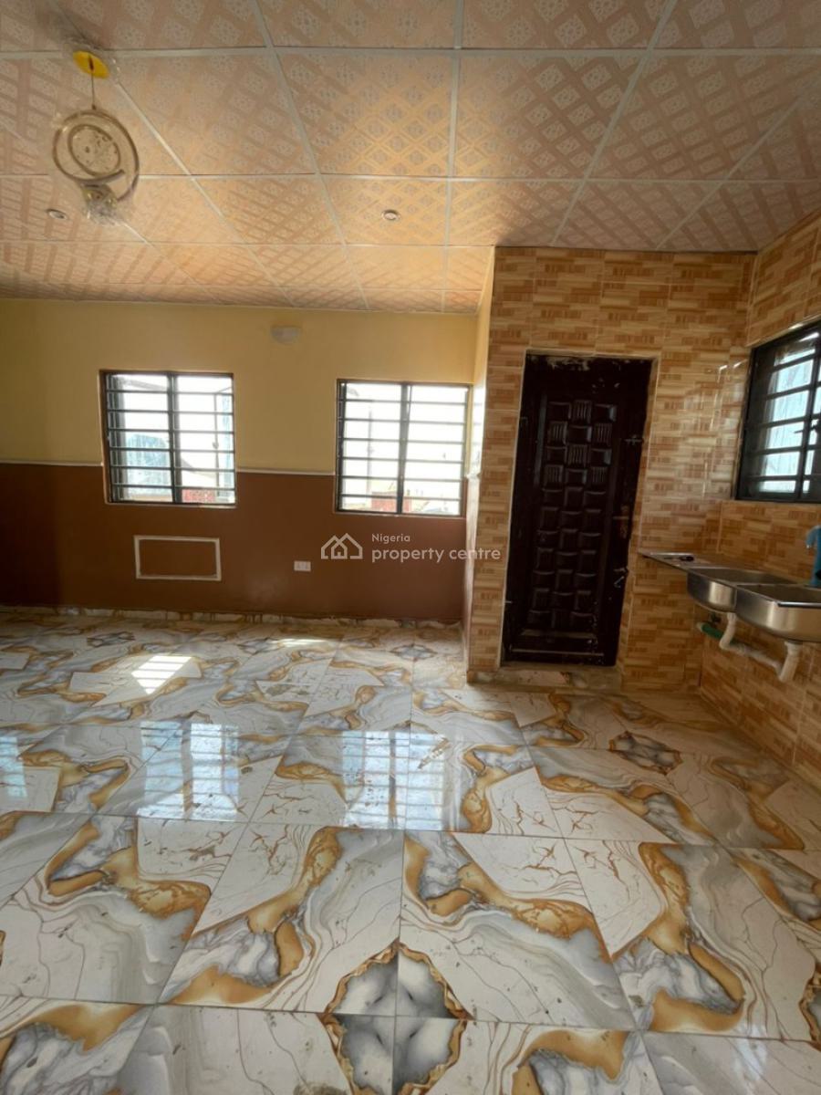 Newly Built Two Bedroom Flats, Location: No9, Adediran Street, Oke Itunu, Mokola, Ibadan, Ibadan, Oyo, House for Rent