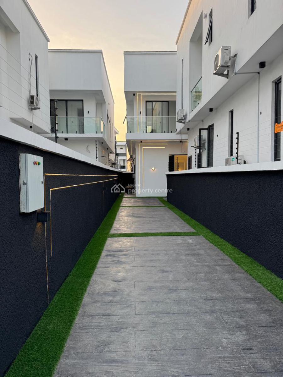Classy 4 Bedroom Semi-detached Duplex with Bq, Classy 4 Bedroom Semi-detached Duplex with Bq Chevron Drive, Lekki, Lagos, Semi-detached Duplex for Sale