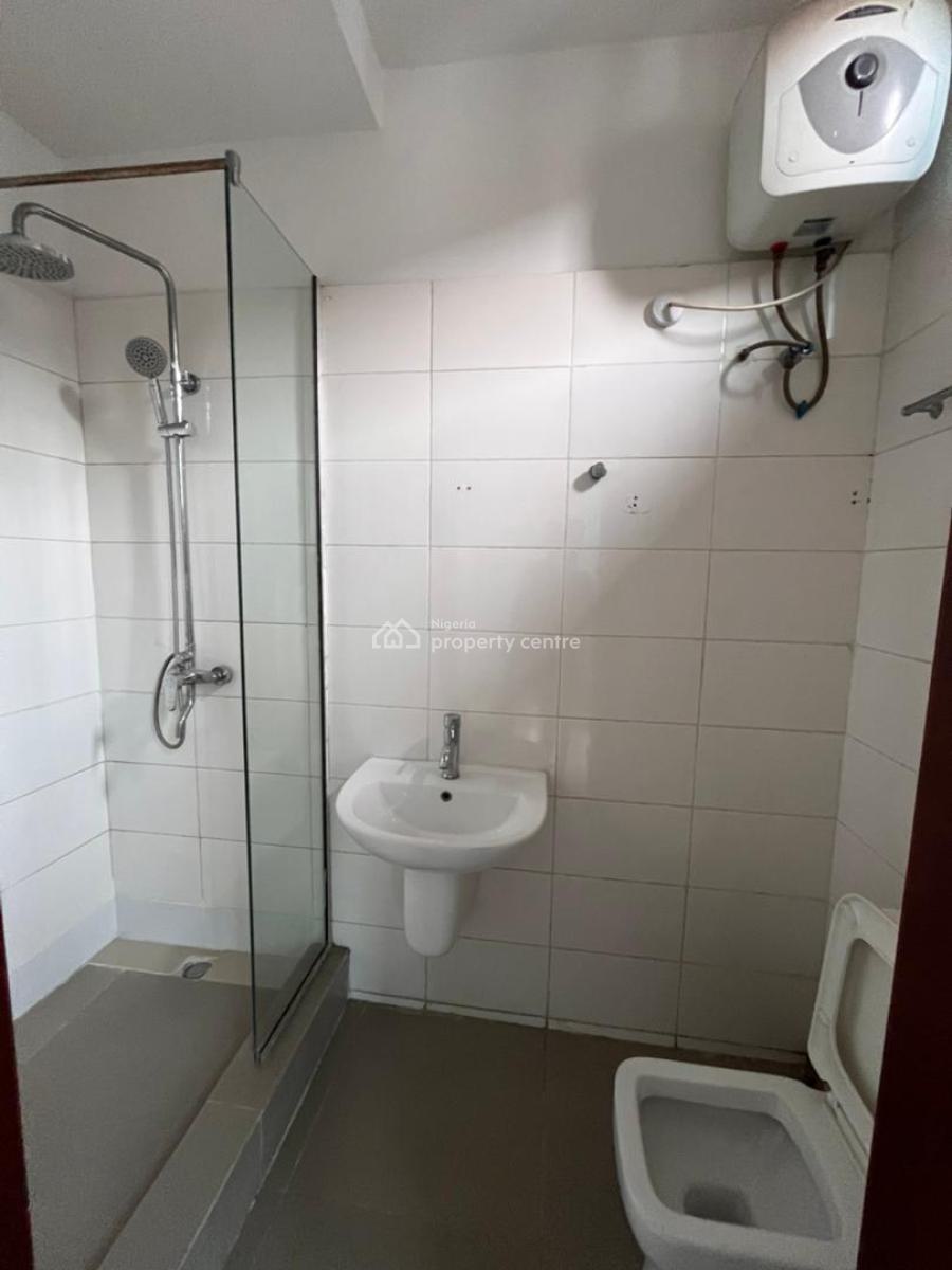 Spacious 3 Bedroom Flat with Bq, Lekki Right Hand Side, Lekki Phase 1, Lekki, Lagos, Block of Flats for Sale