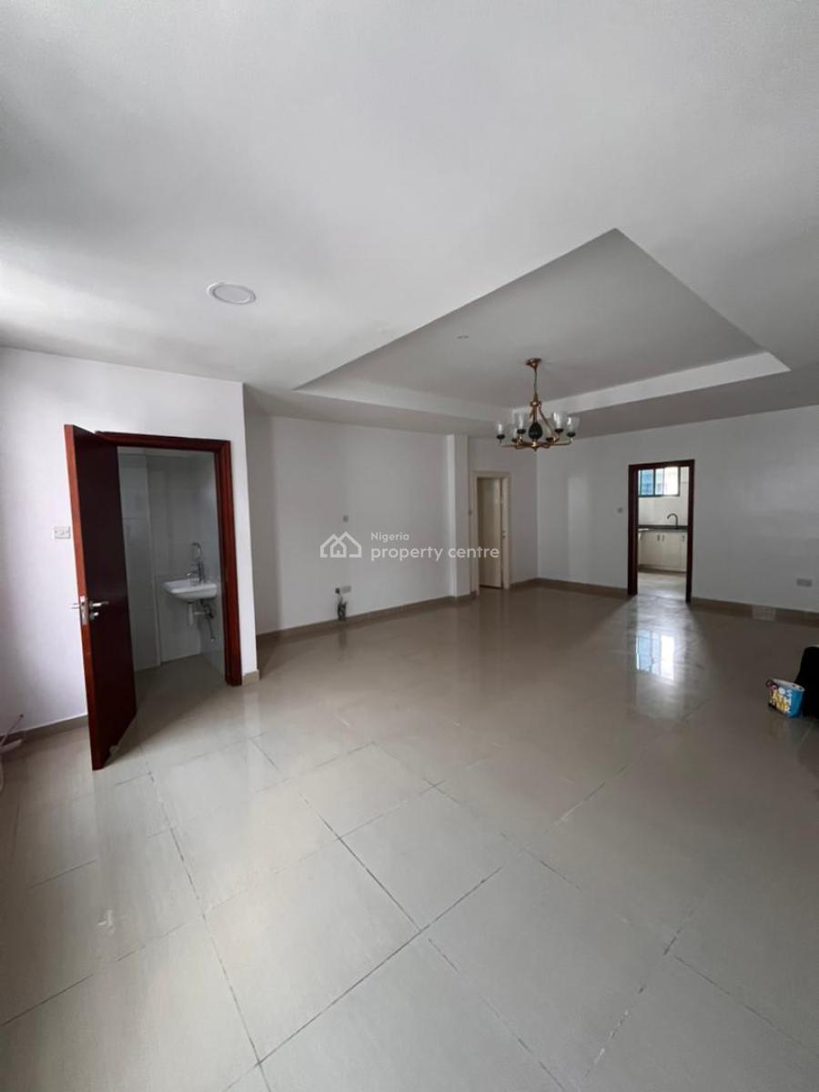 Spacious 3 Bedroom Flat with Bq, Lekki Right Hand Side, Lekki Phase 1, Lekki, Lagos, Block of Flats for Sale