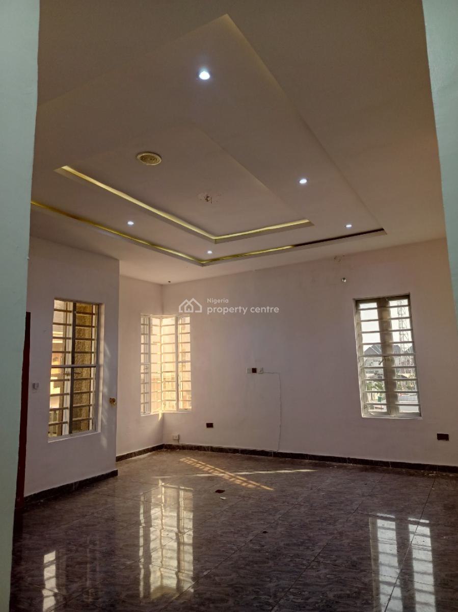 Spacious Master Bedroom Upstairs with Balcony, Orchid Road By The Roundabout, Lekki, Lagos, Flat / Apartment for Rent
