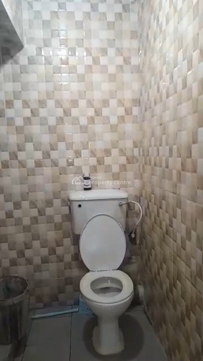 Spacious 2 Units of 2 Bedroom Flats(upper Floor) All Rooms Ensuite, Off Admiralty Way, Lekki Phase 1, Lekki, Lagos, Flat / Apartment for Rent