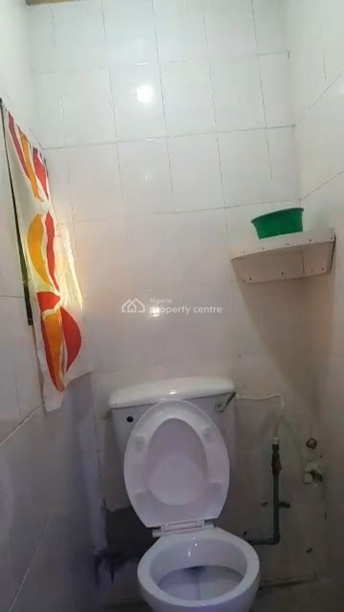 Spacious 2 Units of 2 Bedroom Flats(upper Floor) All Rooms Ensuite, Off Admiralty Way, Lekki Phase 1, Lekki, Lagos, Flat / Apartment for Rent