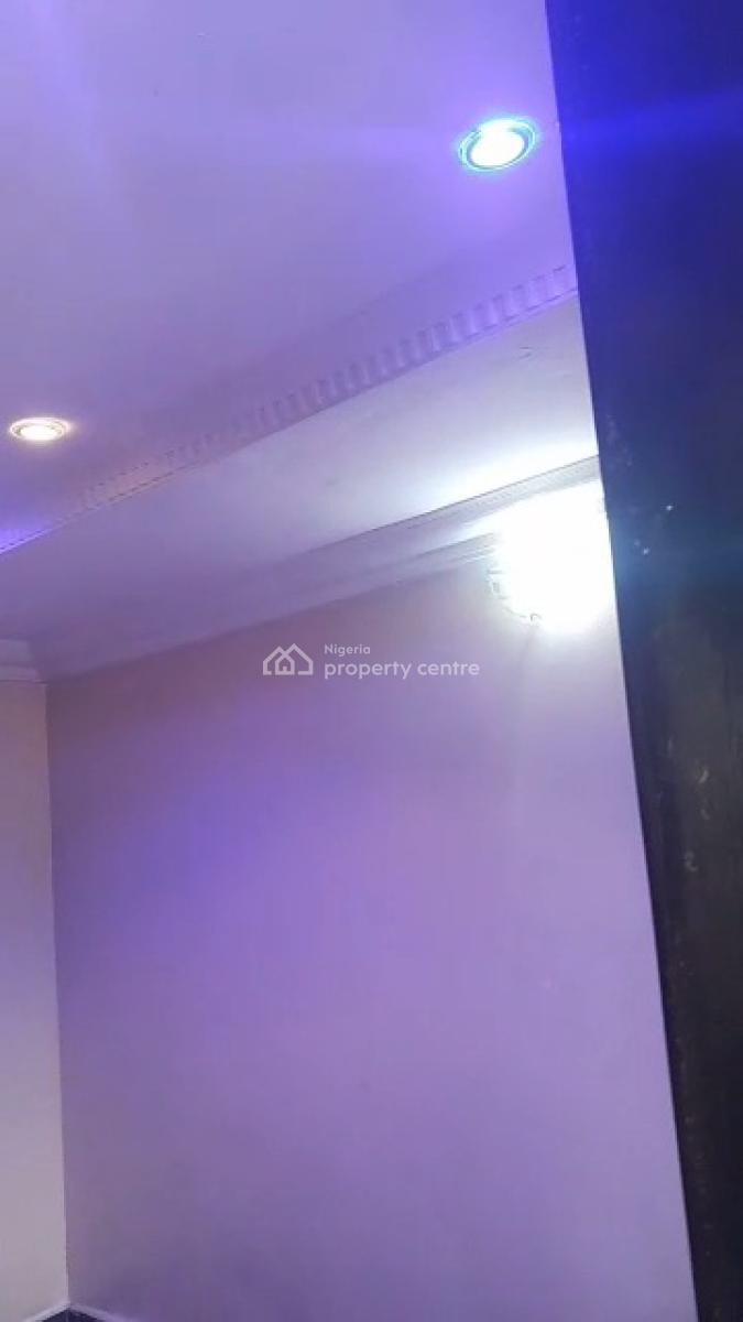 Spacious 2 Units of 2 Bedroom Flats(upper Floor) All Rooms Ensuite, Off Admiralty Way, Lekki Phase 1, Lekki, Lagos, Flat / Apartment for Rent