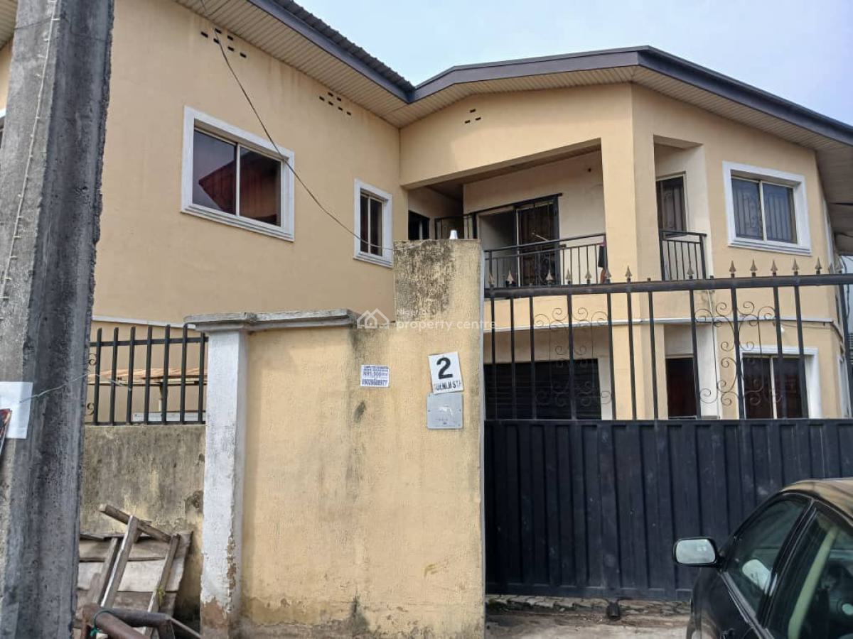 3bedroom Flat, Opposite Ekololu Bus Stop, Surulere, Lagos, Block of Flats for Sale