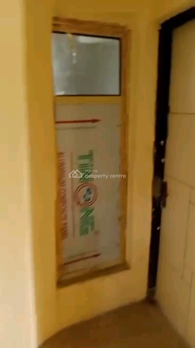 Newly Built 2bedroom Upstairs & Ground Floor Wi, Herbert Macauley Way, Adekunle, Yaba, Lagos, Flat / Apartment for Rent