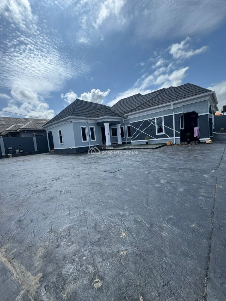 3-bedroom Bungalow +1-bedroom Flat Bq, Location:ateere, Akala Express, Ibadan, Ibadan, Oyo, House for Sale