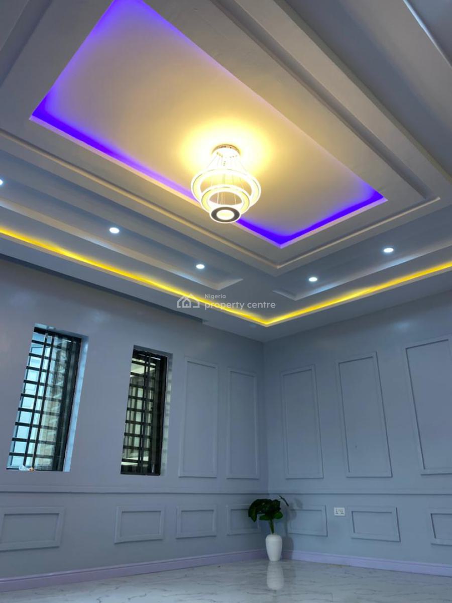 3-bedroom Bungalow +1-bedroom Flat Bq, Location:ateere, Akala Express, Ibadan, Ibadan, Oyo, House for Sale