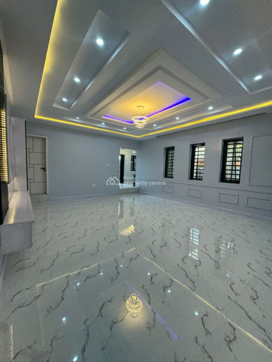 3-bedroom Bungalow +1-bedroom Flat Bq, Location:ateere, Akala Express, Ibadan, Ibadan, Oyo, House for Sale