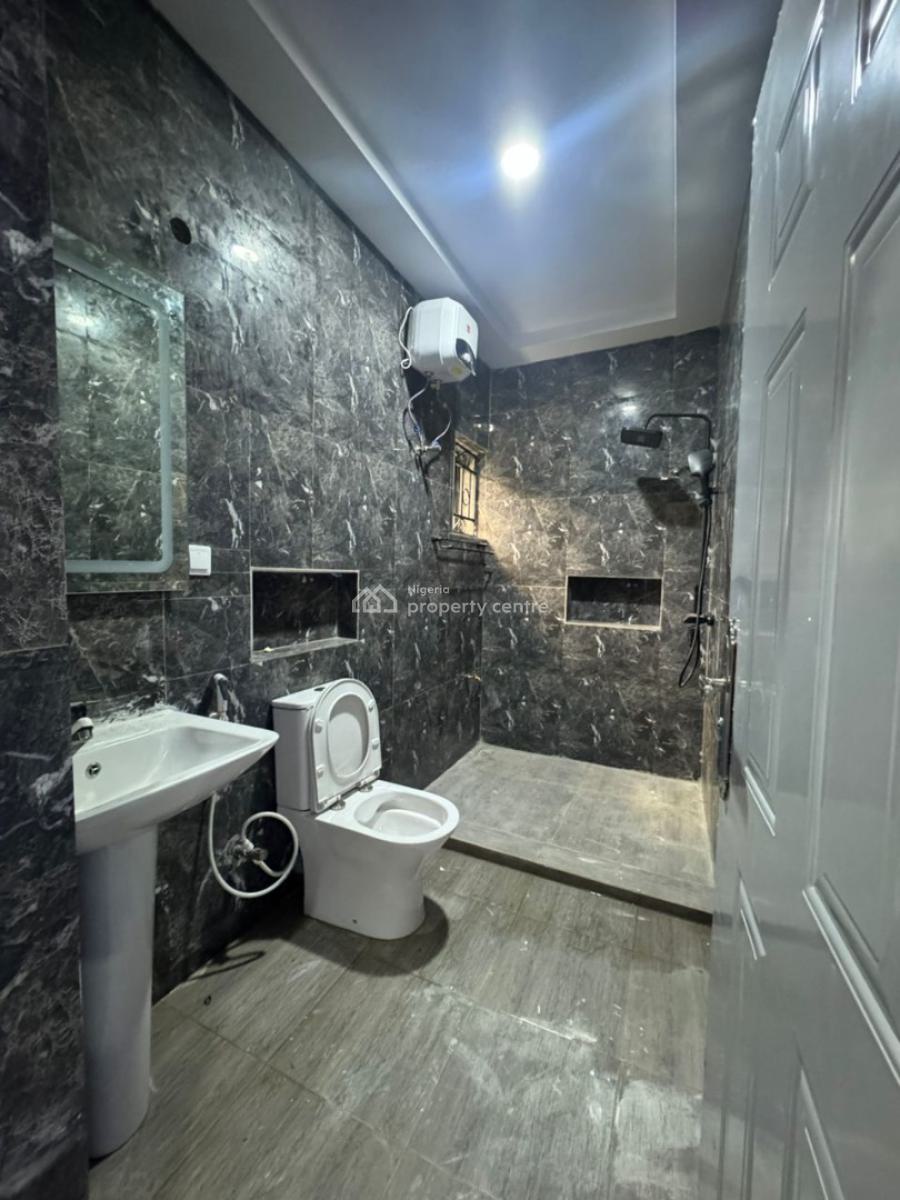 3-bedroom Bungalow +1-bedroom Flat Bq, Location:ateere, Akala Express, Ibadan, Ibadan, Oyo, House for Sale