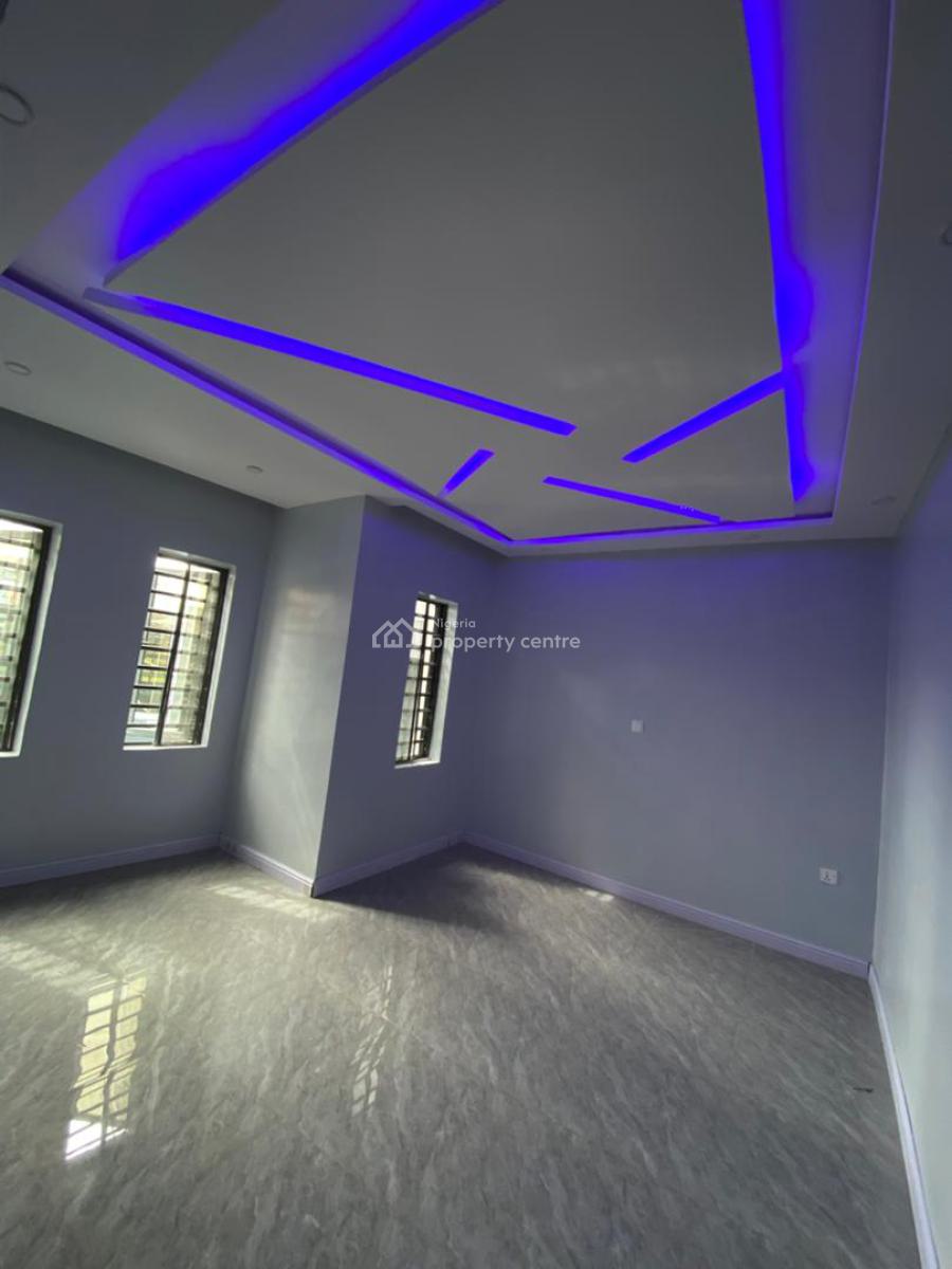 3-bedroom Bungalow +1-bedroom Flat Bq, Location:ateere, Akala Express, Ibadan, Ibadan, Oyo, House for Sale