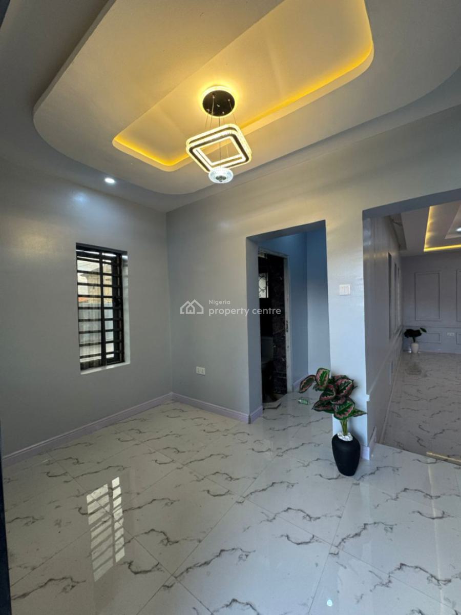 3-bedroom Bungalow +1-bedroom Flat Bq, Location:ateere, Akala Express, Ibadan, Ibadan, Oyo, House for Sale