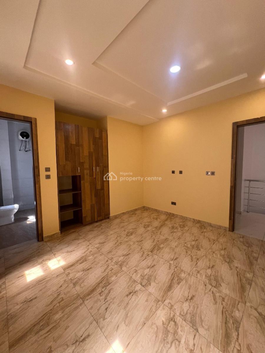 Spacious Masters Bedroom with Kitchen 24/7 Power, Victoria Bay, Orchid Road, Lekki, Lagos, Lekki, Lagos, Self Contain (single Rooms) for Rent