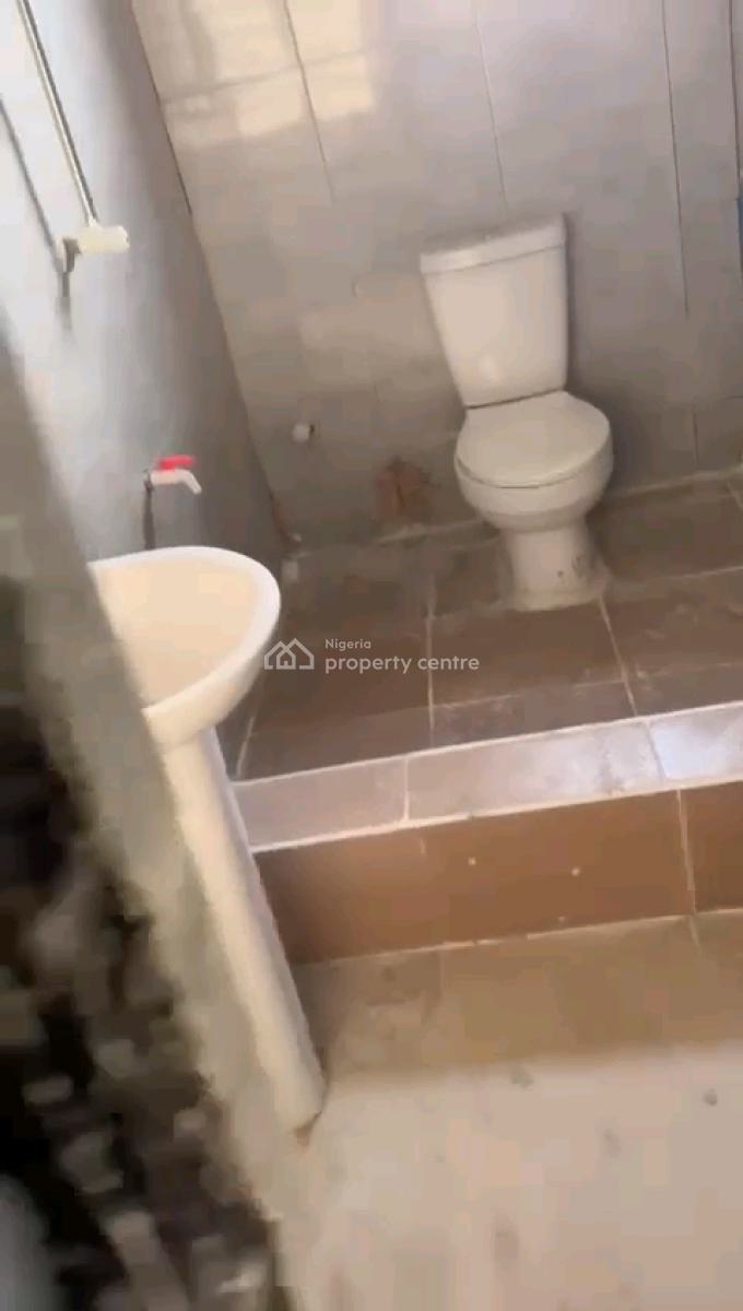 a Newly Built and Spacious 2bedroom Apartment, Oloruntoyin Street, Oworonshoki, Shomolu, Lagos, Flat / Apartment for Rent