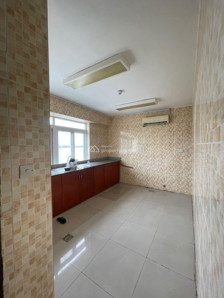 Waterfront 3bedroom with Pool Fully Serviced, Main Lekki, Lekki Phase 1, Lekki, Lagos, Flat / Apartment for Rent